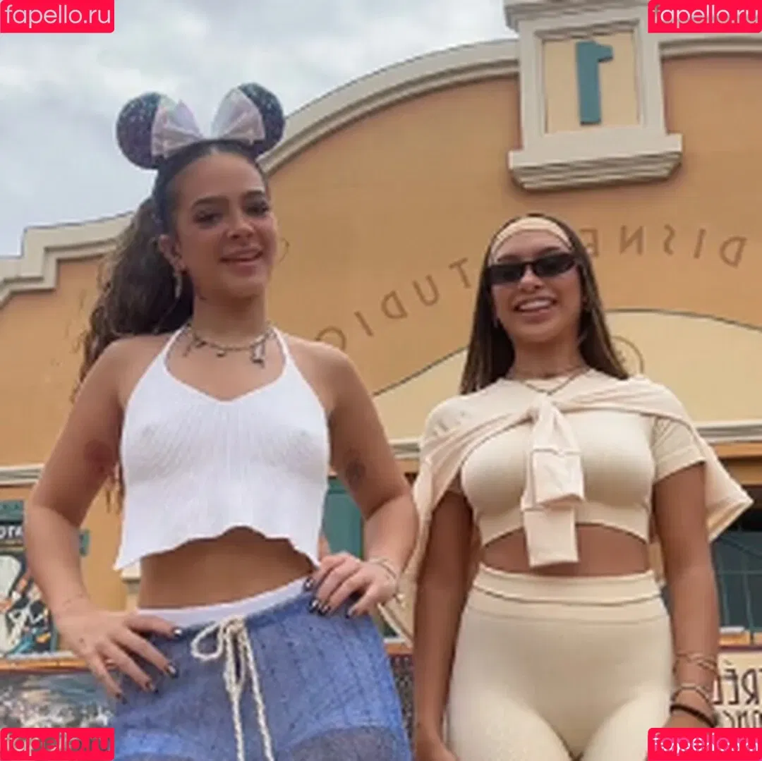 Dezoitou / Mel Maia / mel_maia / melissamelmaia Onlyfans Photo Gallery 