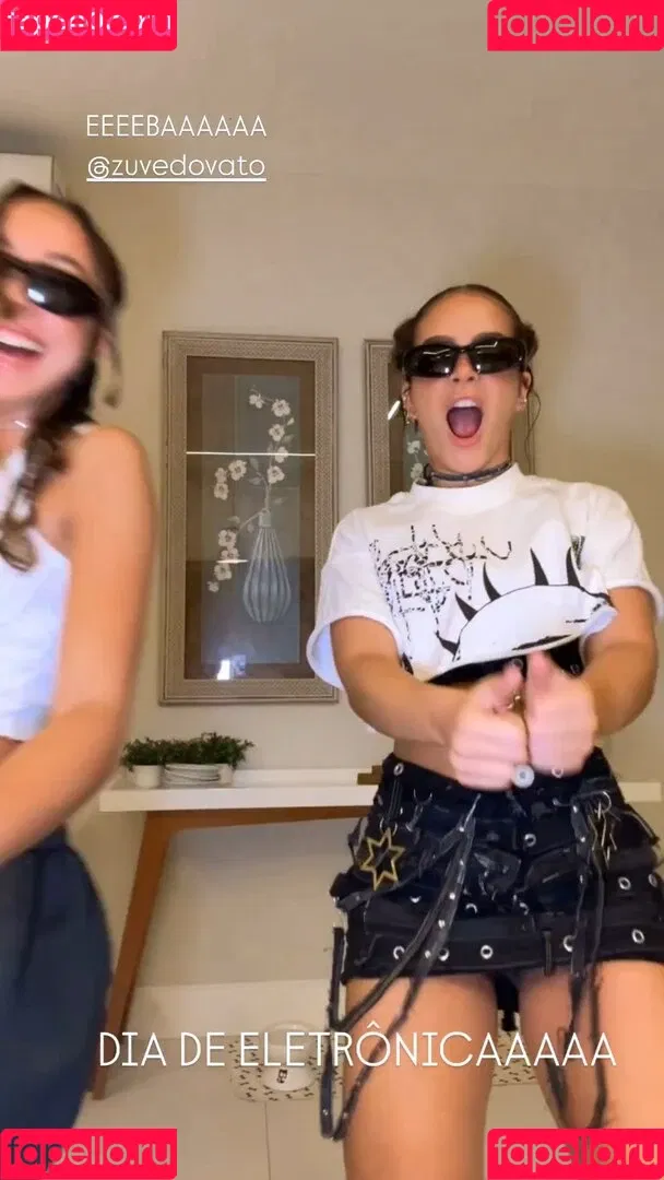 Dezoitou / Mel Maia / mel_maia / melissamelmaia Onlyfans Photo Gallery 