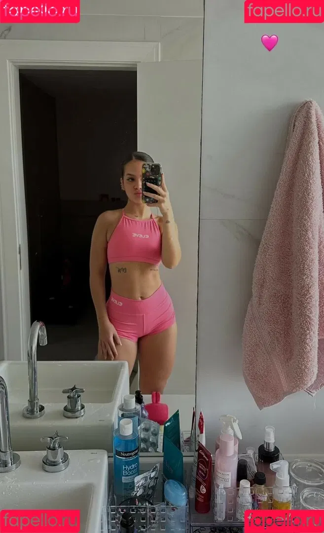 Dezoitou / Mel Maia / mel_maia / melissamelmaia Onlyfans Photo Gallery 