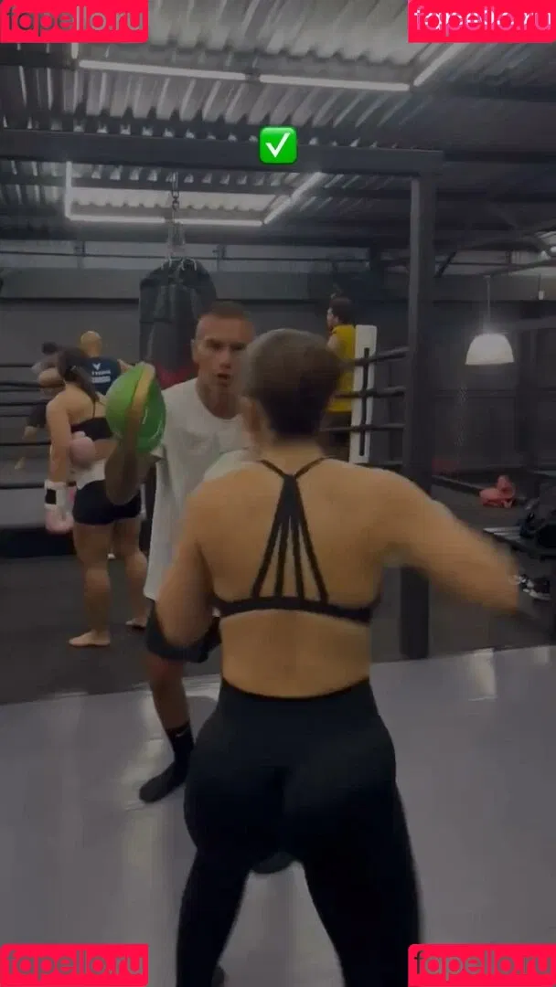 Dezoitou / Mel Maia / mel_maia / melissamelmaia Onlyfans Photo Gallery 