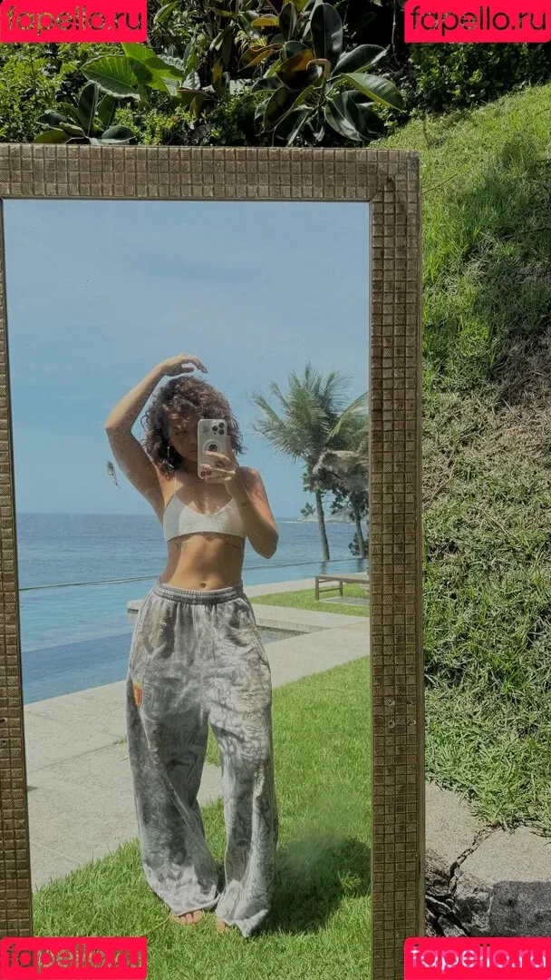 Dezoitou / Mel Maia / mel_maia / melissamelmaia Onlyfans Photo Gallery 