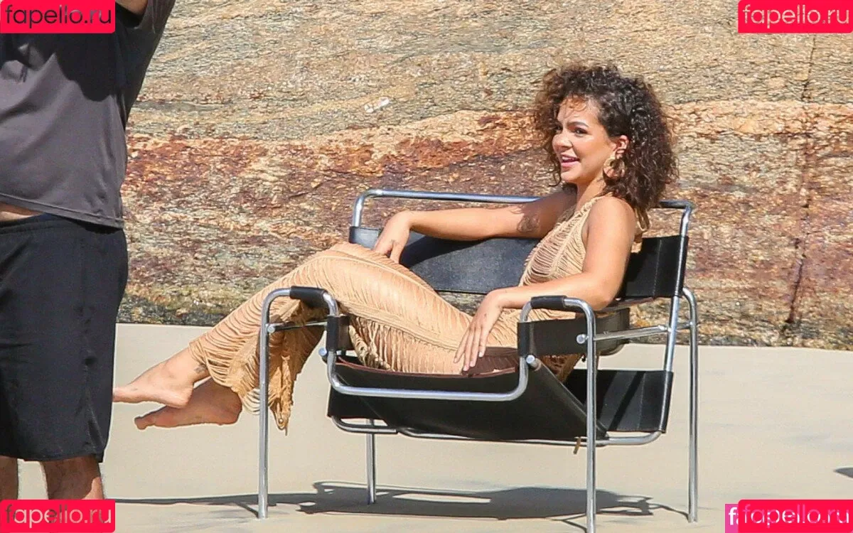 Dezoitou / Mel Maia / mel_maia / melissamelmaia Onlyfans Photo Gallery 