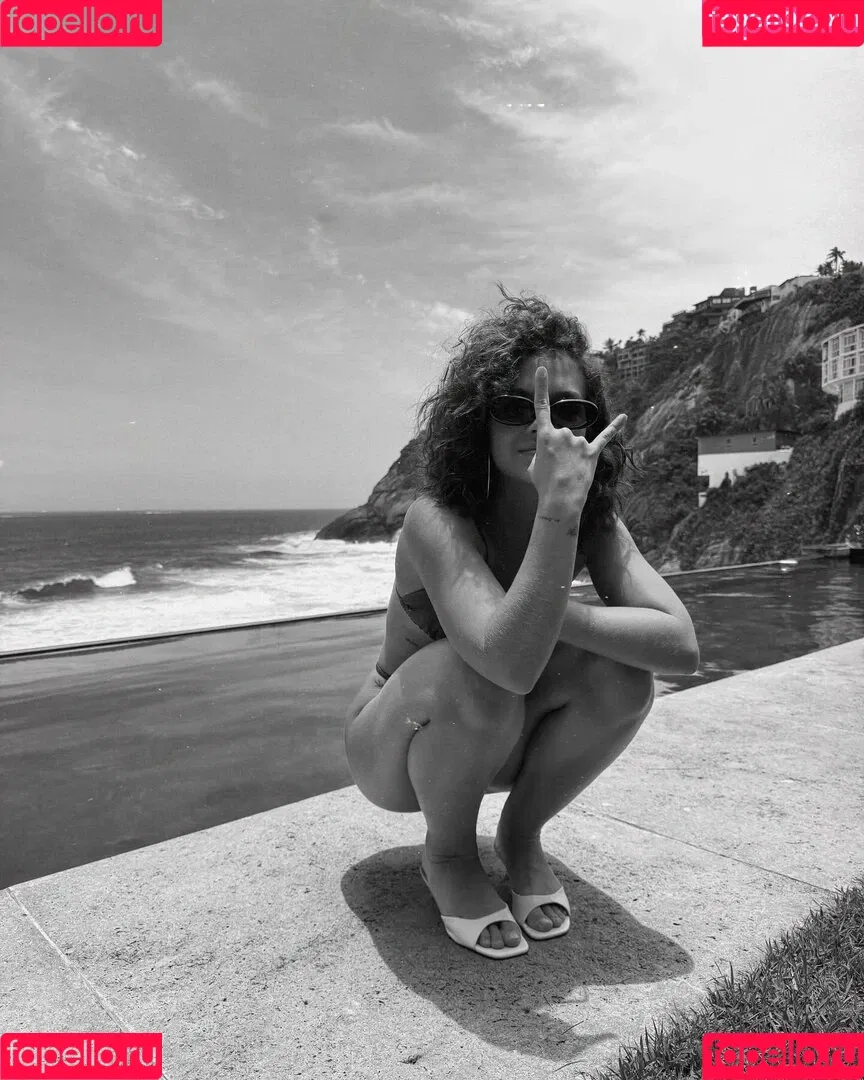 Dezoitou / Mel Maia / mel_maia / melissamelmaia Onlyfans Photo Gallery 