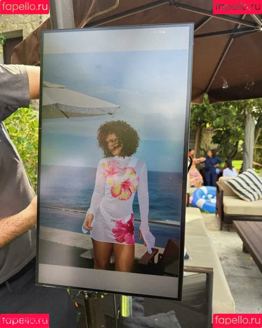 Dezoitou / Mel Maia / mel_maia / melissamelmaia Onlyfans Photo Gallery 