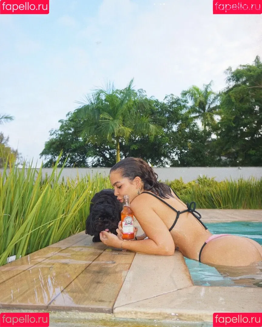 Dezoitou / Mel Maia / mel_maia / melissamelmaia Onlyfans Photo Gallery 