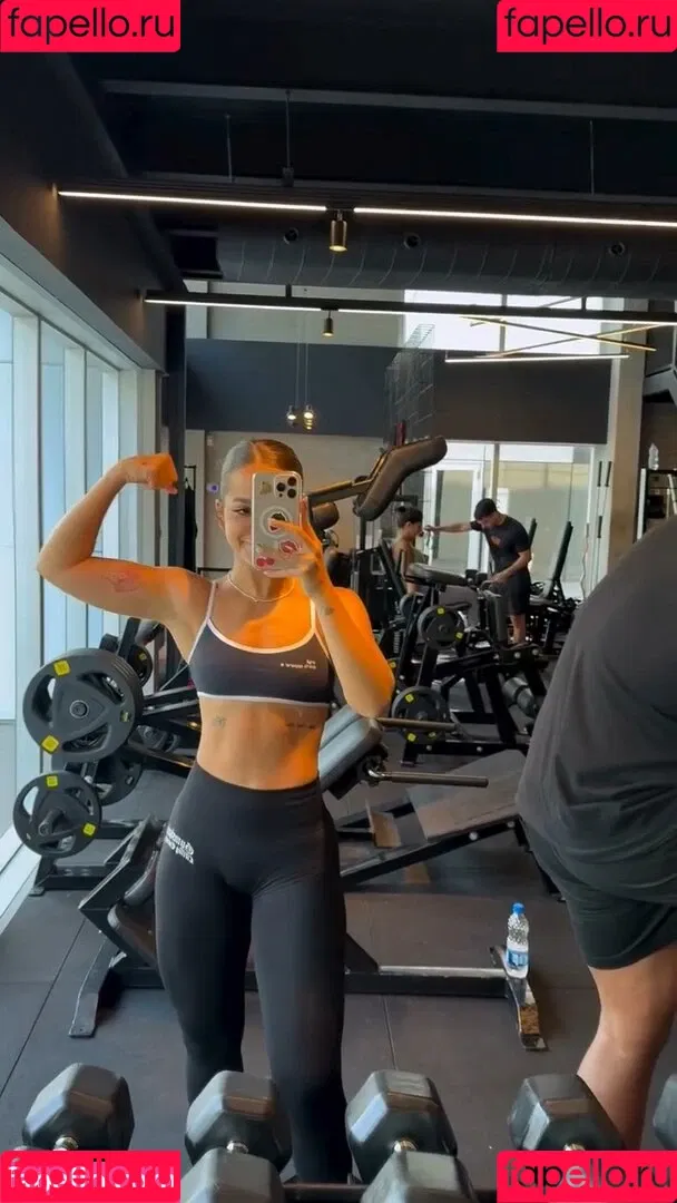 Dezoitou / Mel Maia / mel_maia / melissamelmaia Onlyfans Photo Gallery 