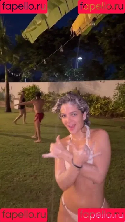 Dezoitou / Mel Maia / mel_maia / melissamelmaia Onlyfans Photo Gallery 