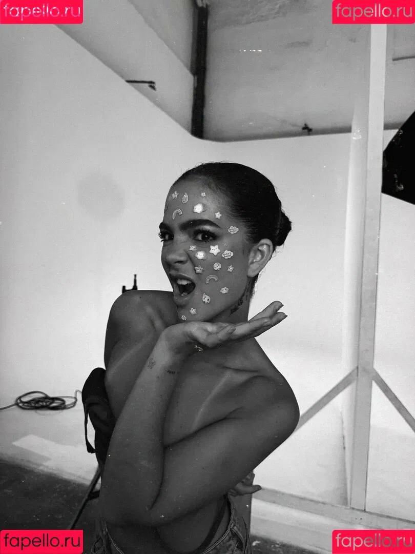 Dezoitou / Mel Maia / mel_maia / melissamelmaia Onlyfans Photo Gallery 