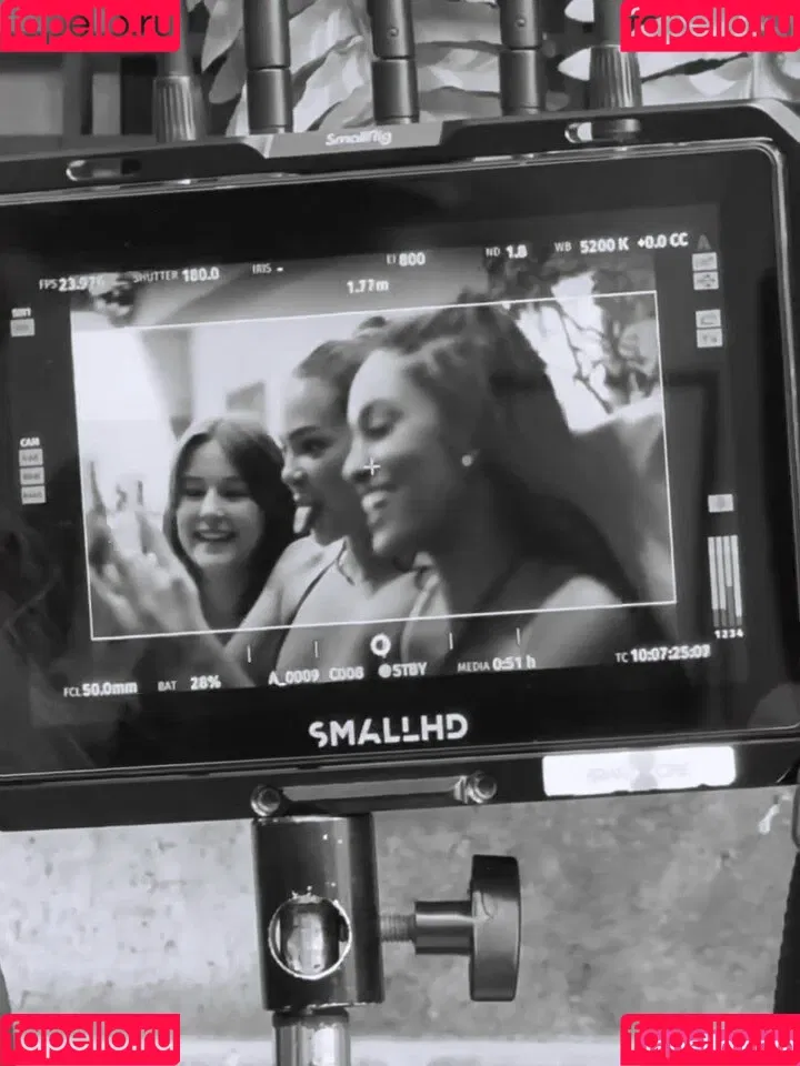 Dezoitou / Mel Maia / mel_maia / melissamelmaia Onlyfans Photo Gallery 