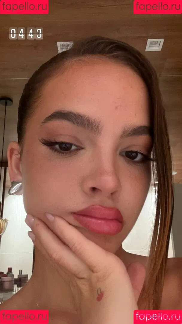 Dezoitou / Mel Maia / mel_maia / melissamelmaia Onlyfans Photo Gallery 