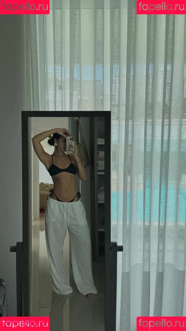 Dezoitou / Mel Maia / mel_maia / melissamelmaia Onlyfans Photo Gallery 