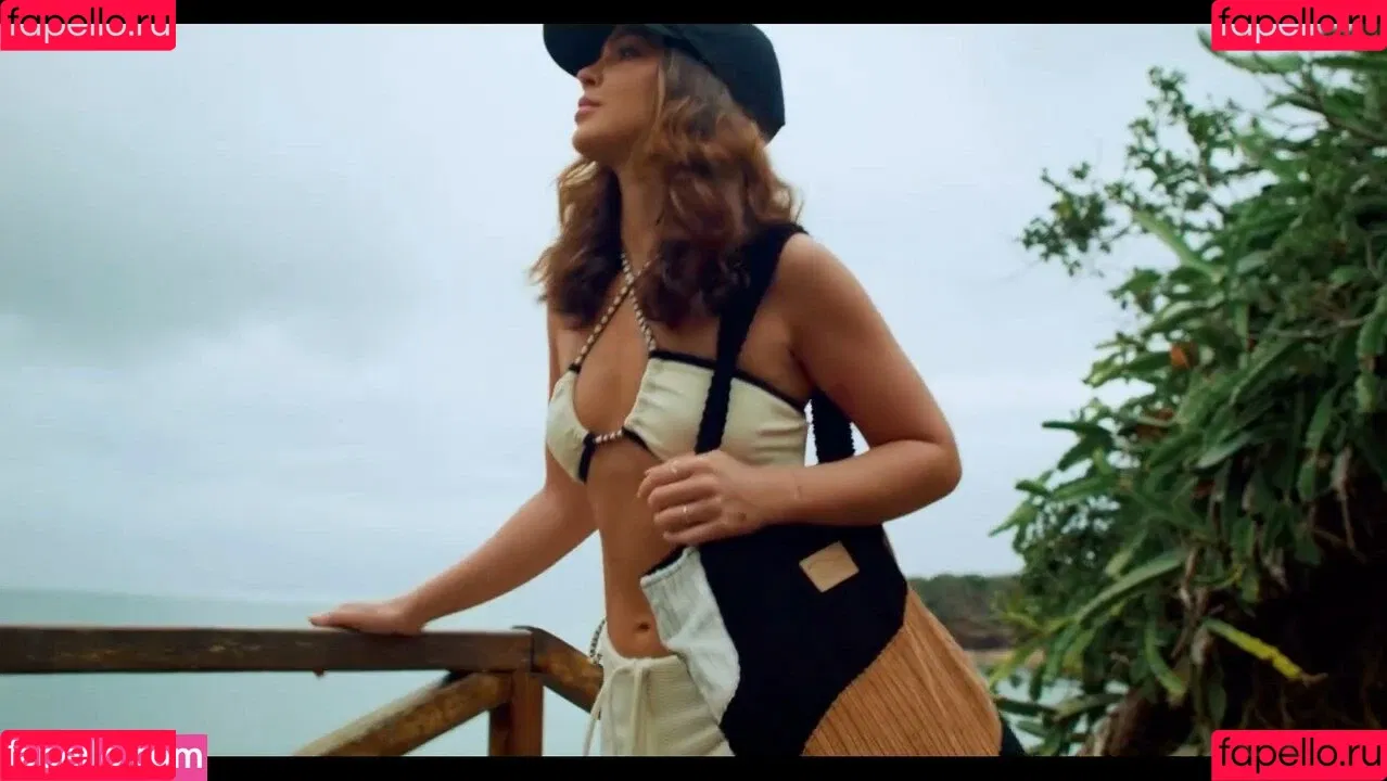 Dezoitou / Mel Maia / mel_maia / melissamelmaia Onlyfans Photo Gallery 