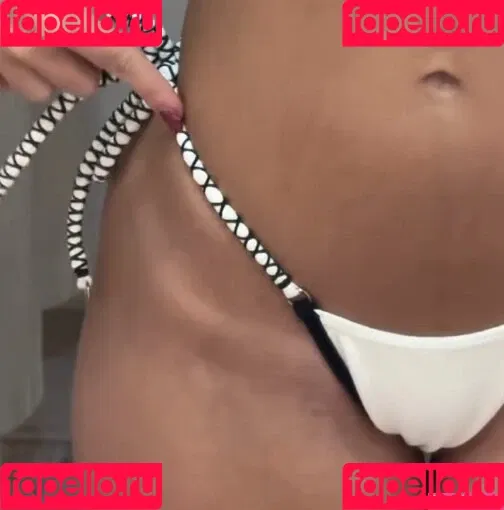 Dezoitou / Mel Maia / mel_maia / melissamelmaia Onlyfans Photo Gallery 