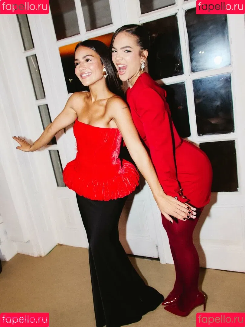 Dezoitou / Mel Maia / mel_maia / melissamelmaia Onlyfans Photo Gallery 