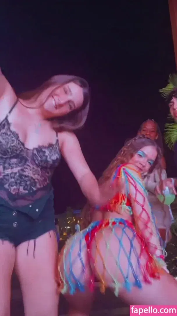 Dezoitou / Mel Maia / mel_maia / melissamelmaia Onlyfans Photo Gallery 