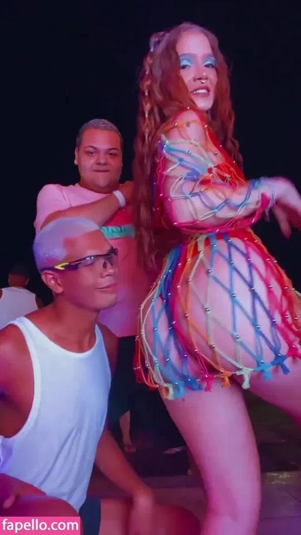 Dezoitou / Mel Maia / mel_maia / melissamelmaia Onlyfans Photo Gallery 