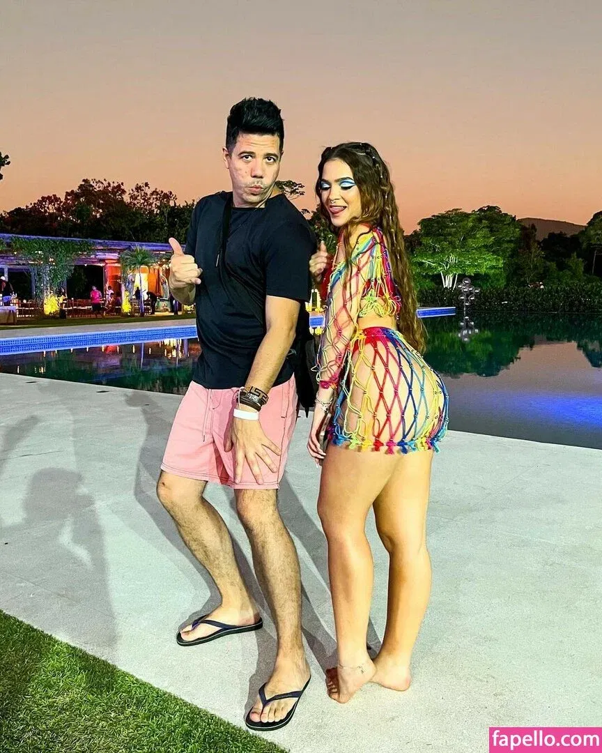 Dezoitou / Mel Maia / mel_maia / melissamelmaia Onlyfans Photo Gallery 