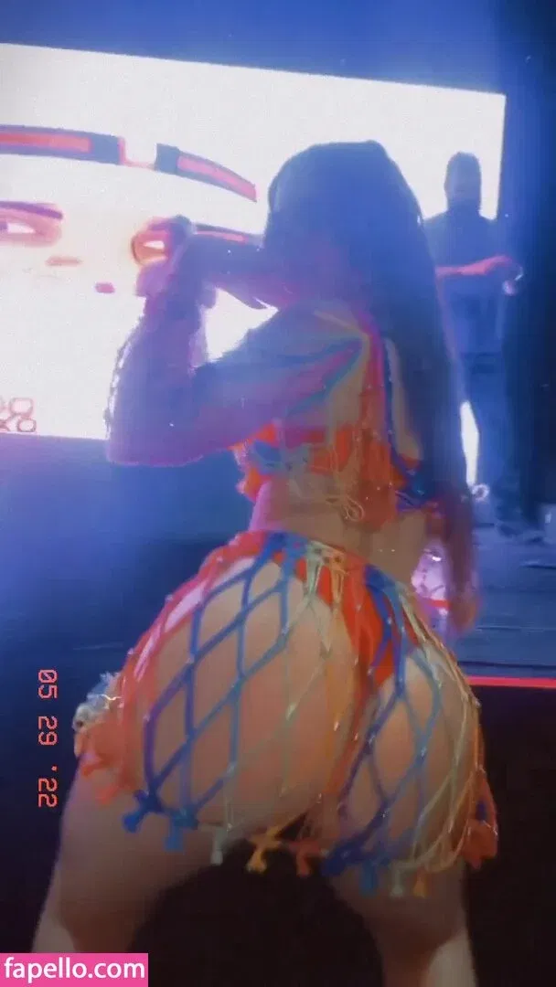 Dezoitou / Mel Maia / mel_maia / melissamelmaia Onlyfans Photo Gallery 