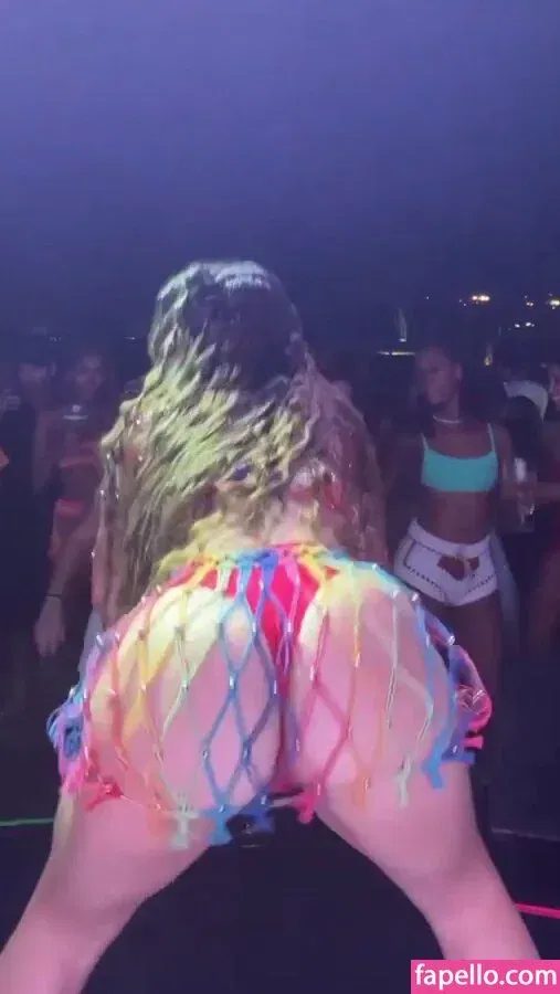 Dezoitou / Mel Maia / mel_maia / melissamelmaia Onlyfans Photo Gallery 