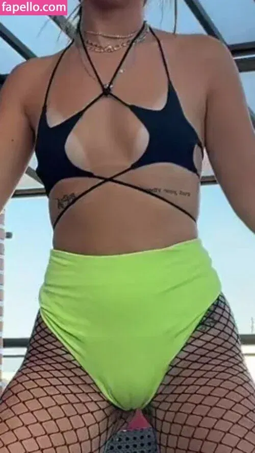 Dezoitou / Mel Maia / mel_maia / melissamelmaia Onlyfans Photo Gallery 