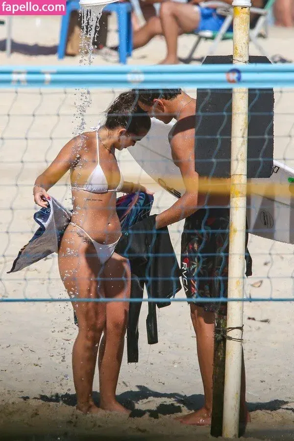 Dezoitou / Mel Maia / mel_maia / melissamelmaia Onlyfans Photo Gallery 