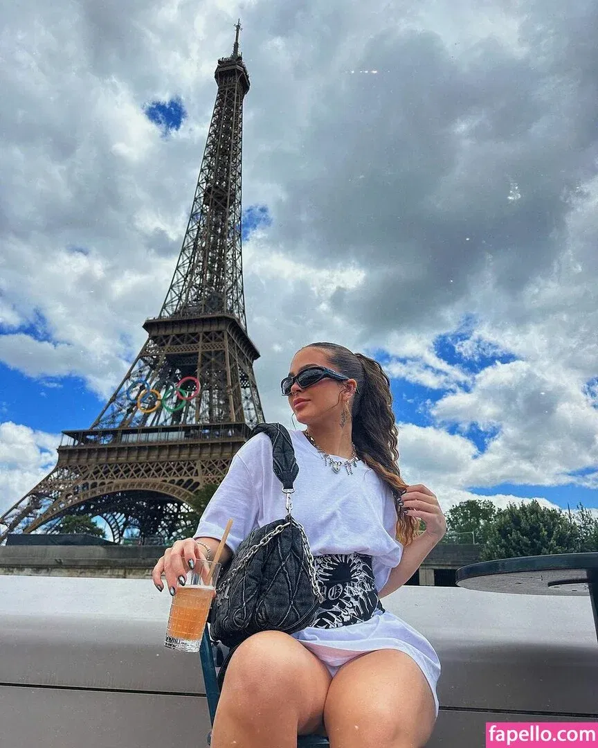 Dezoitou / Mel Maia / mel_maia / melissamelmaia Onlyfans Photo Gallery 