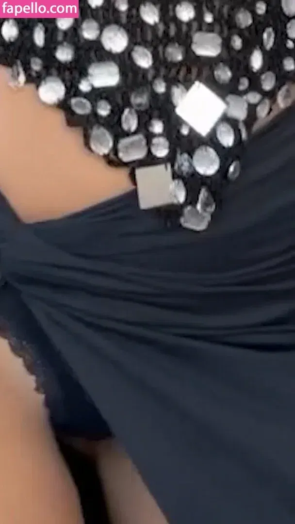 Dezoitou / Mel Maia / mel_maia / melissamelmaia Onlyfans Photo Gallery 