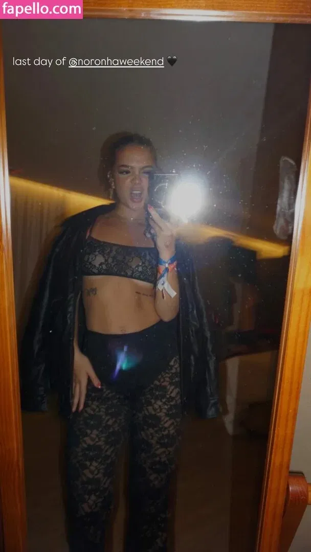 Dezoitou / Mel Maia / mel_maia / melissamelmaia Onlyfans Photo Gallery 