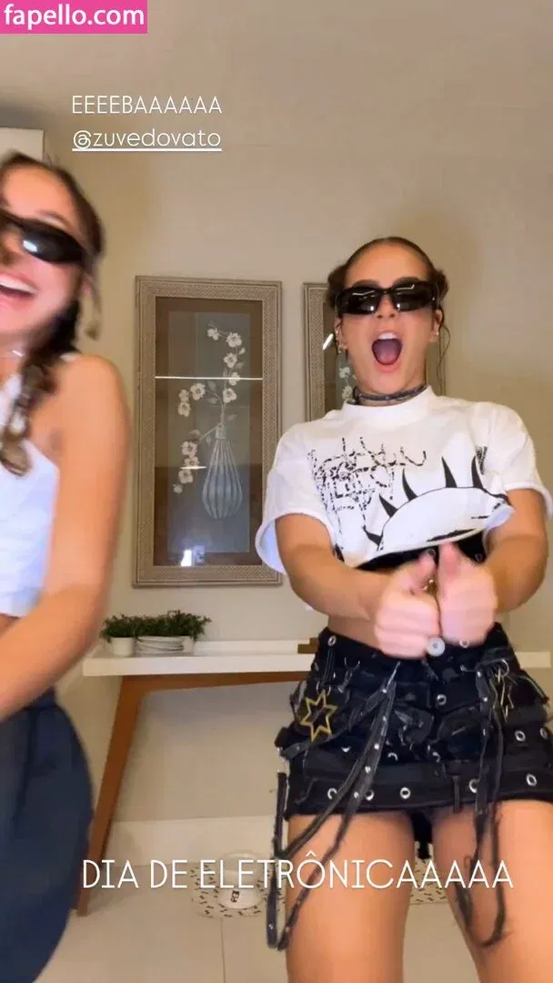 Dezoitou / Mel Maia / mel_maia / melissamelmaia Onlyfans Photo Gallery 