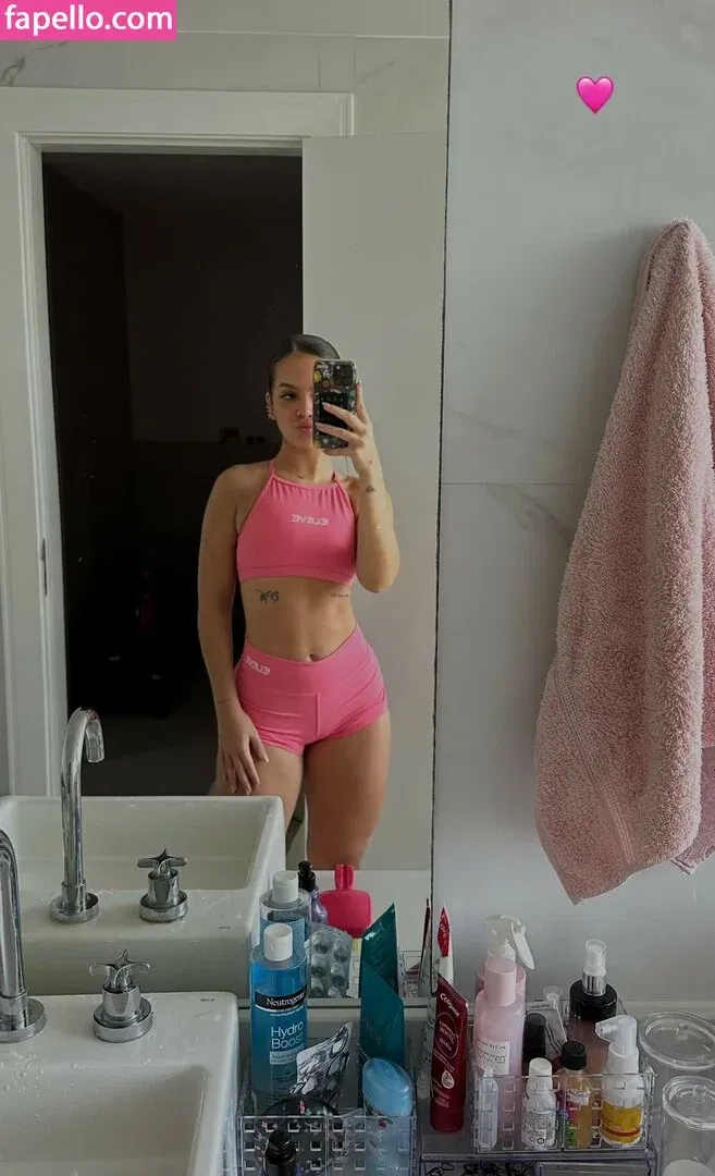 Dezoitou / Mel Maia / mel_maia / melissamelmaia Onlyfans Photo Gallery 