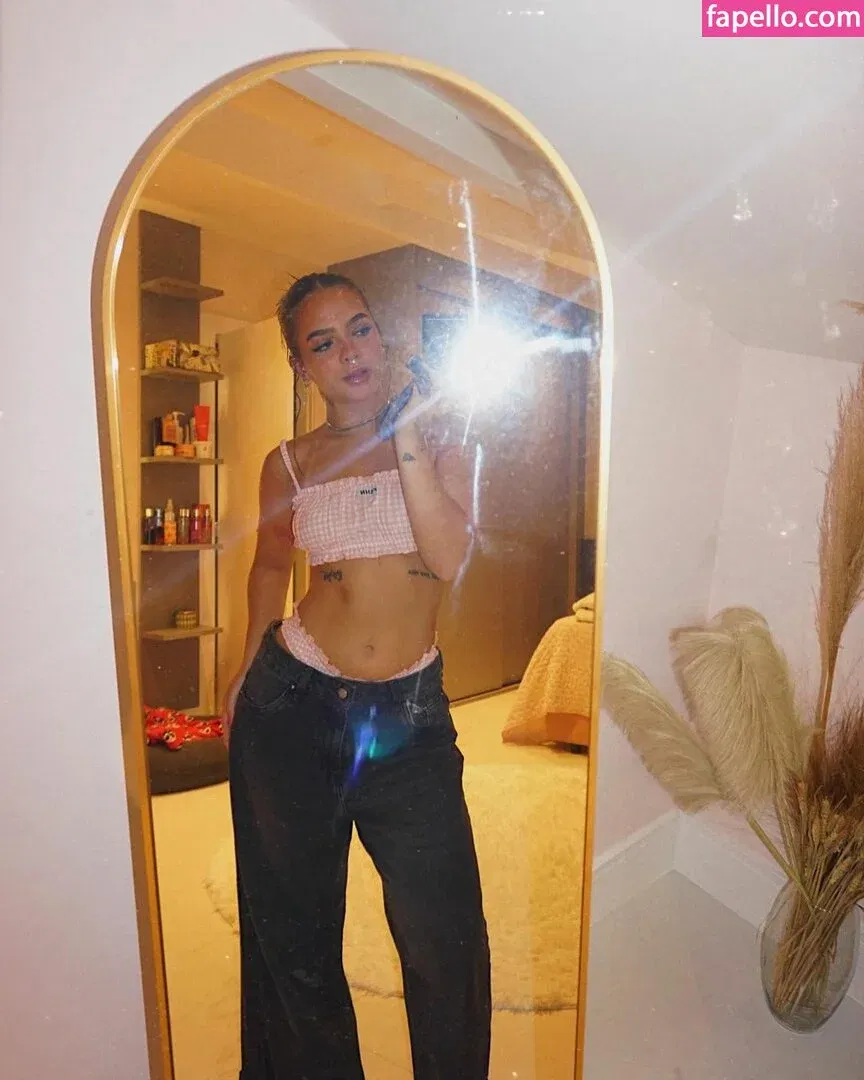 Dezoitou / Mel Maia / mel_maia / melissamelmaia Onlyfans Photo Gallery 