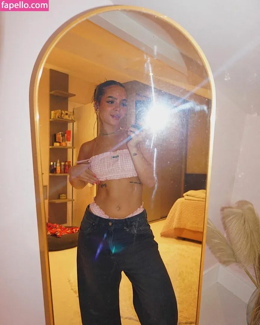 Dezoitou / Mel Maia / mel_maia / melissamelmaia Onlyfans Photo Gallery 