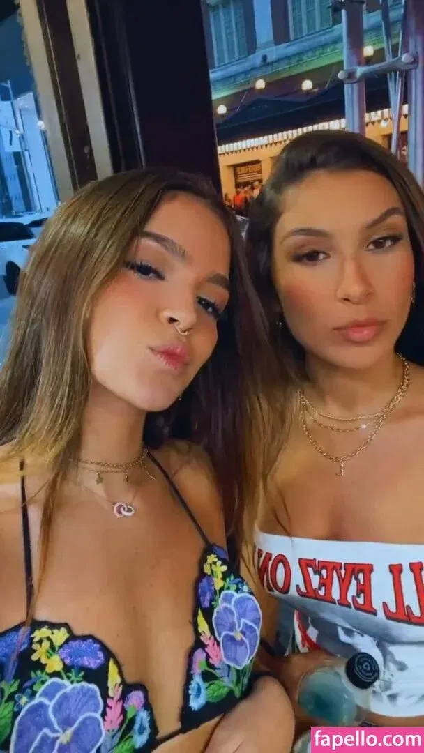 Dezoitou / Mel Maia / mel_maia / melissamelmaia Onlyfans Photo Gallery 