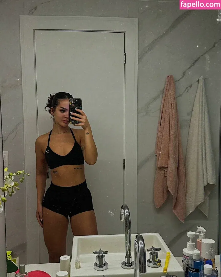 Dezoitou / Mel Maia / mel_maia / melissamelmaia Onlyfans Photo Gallery 