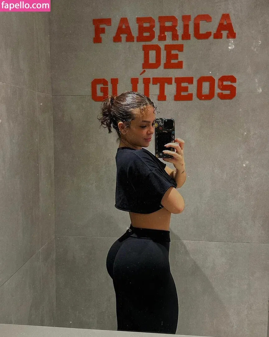 Dezoitou / Mel Maia / mel_maia / melissamelmaia Onlyfans Photo Gallery 