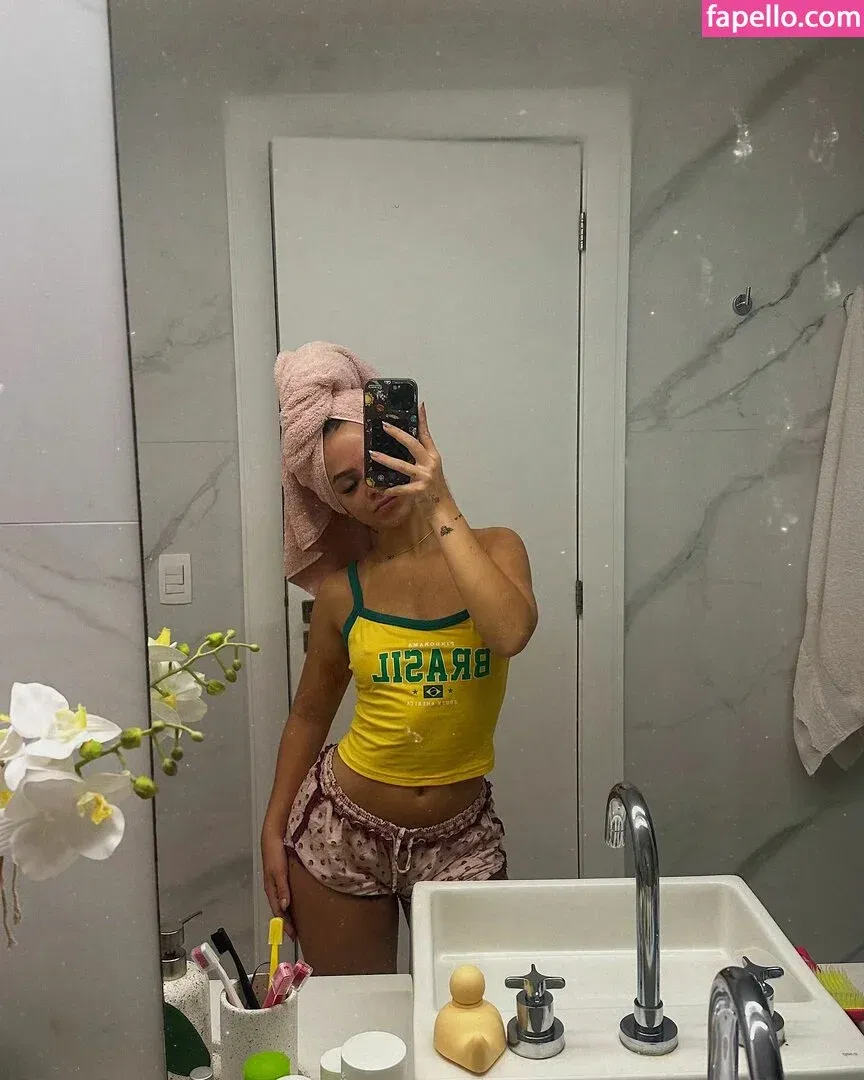 Dezoitou / Mel Maia / mel_maia / melissamelmaia Onlyfans Photo Gallery 