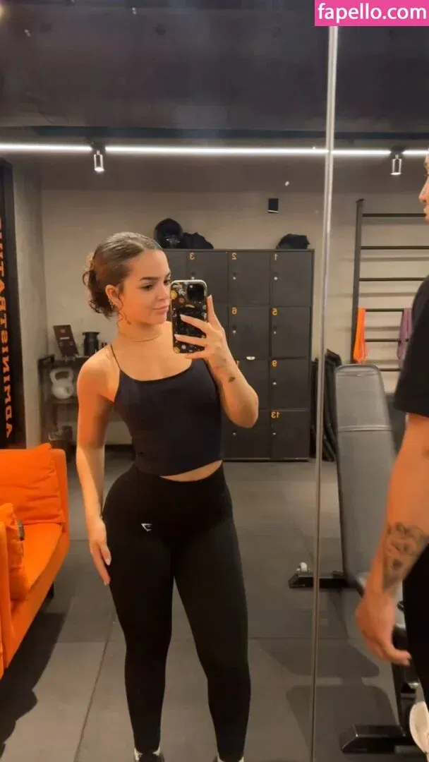 Dezoitou / Mel Maia / mel_maia / melissamelmaia Onlyfans Photo Gallery 