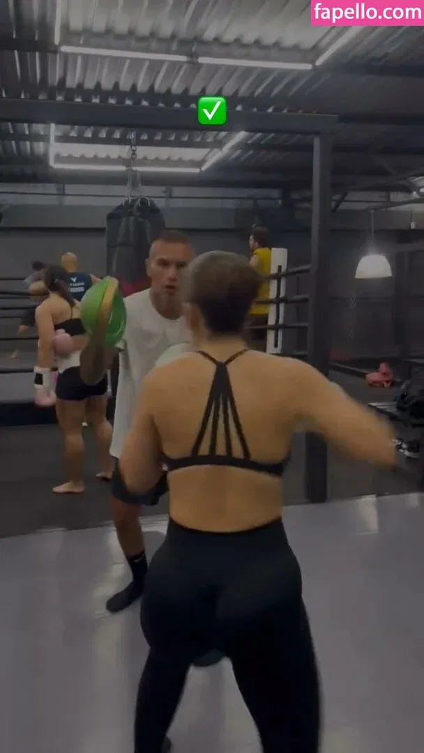 Dezoitou / Mel Maia / mel_maia / melissamelmaia Onlyfans Photo Gallery 