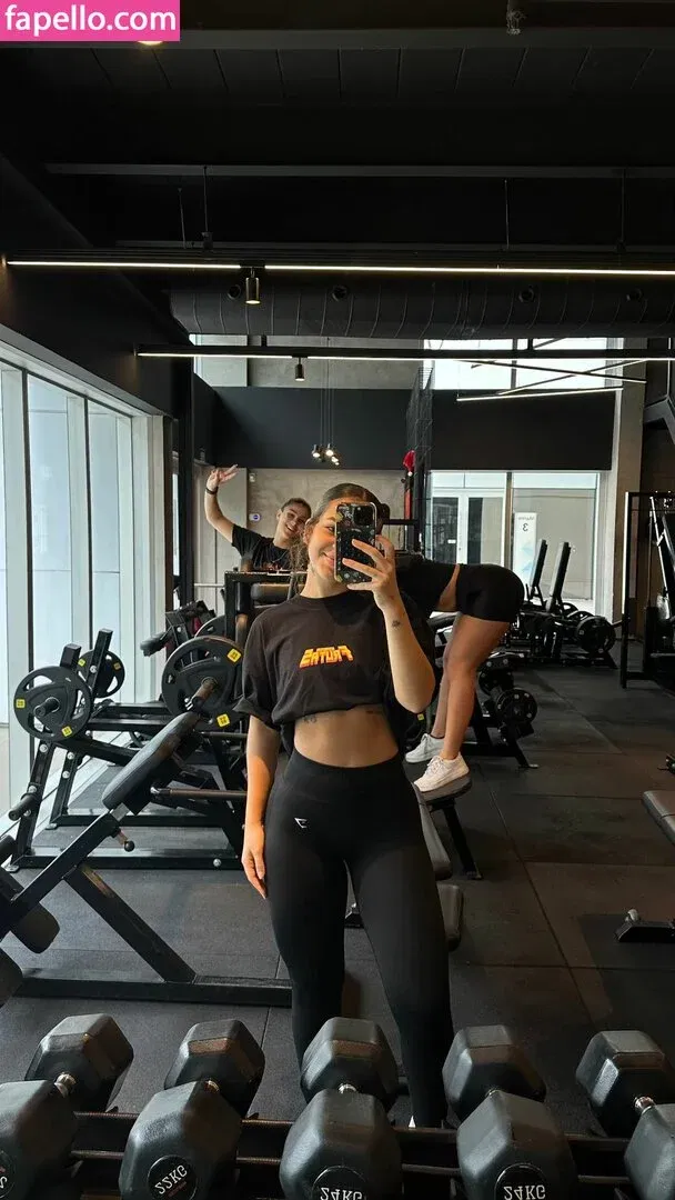 Dezoitou / Mel Maia / mel_maia / melissamelmaia Onlyfans Photo Gallery 