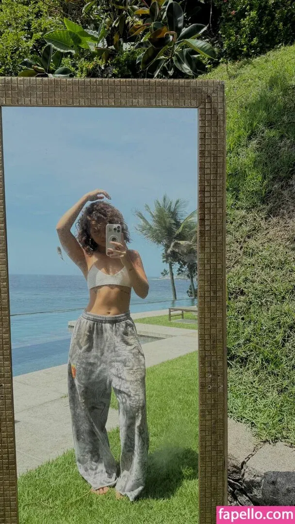 Dezoitou / Mel Maia / mel_maia / melissamelmaia Onlyfans Photo Gallery 