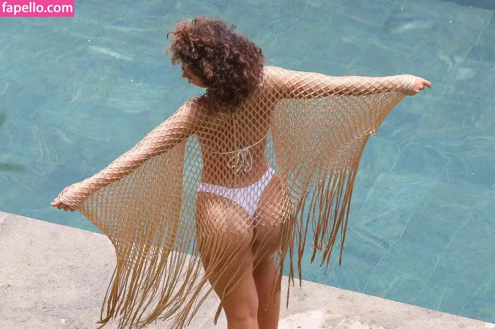 Dezoitou / Mel Maia / mel_maia / melissamelmaia Onlyfans Photo Gallery 