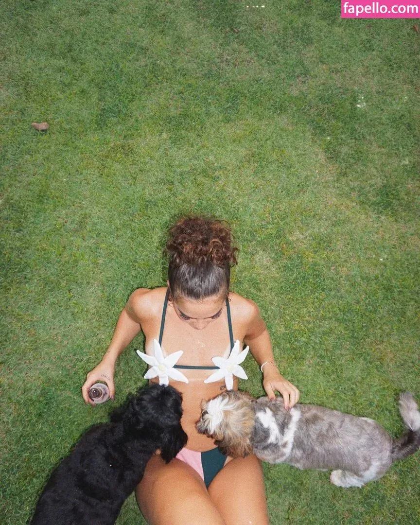 Dezoitou / Mel Maia / mel_maia / melissamelmaia Onlyfans Photo Gallery 