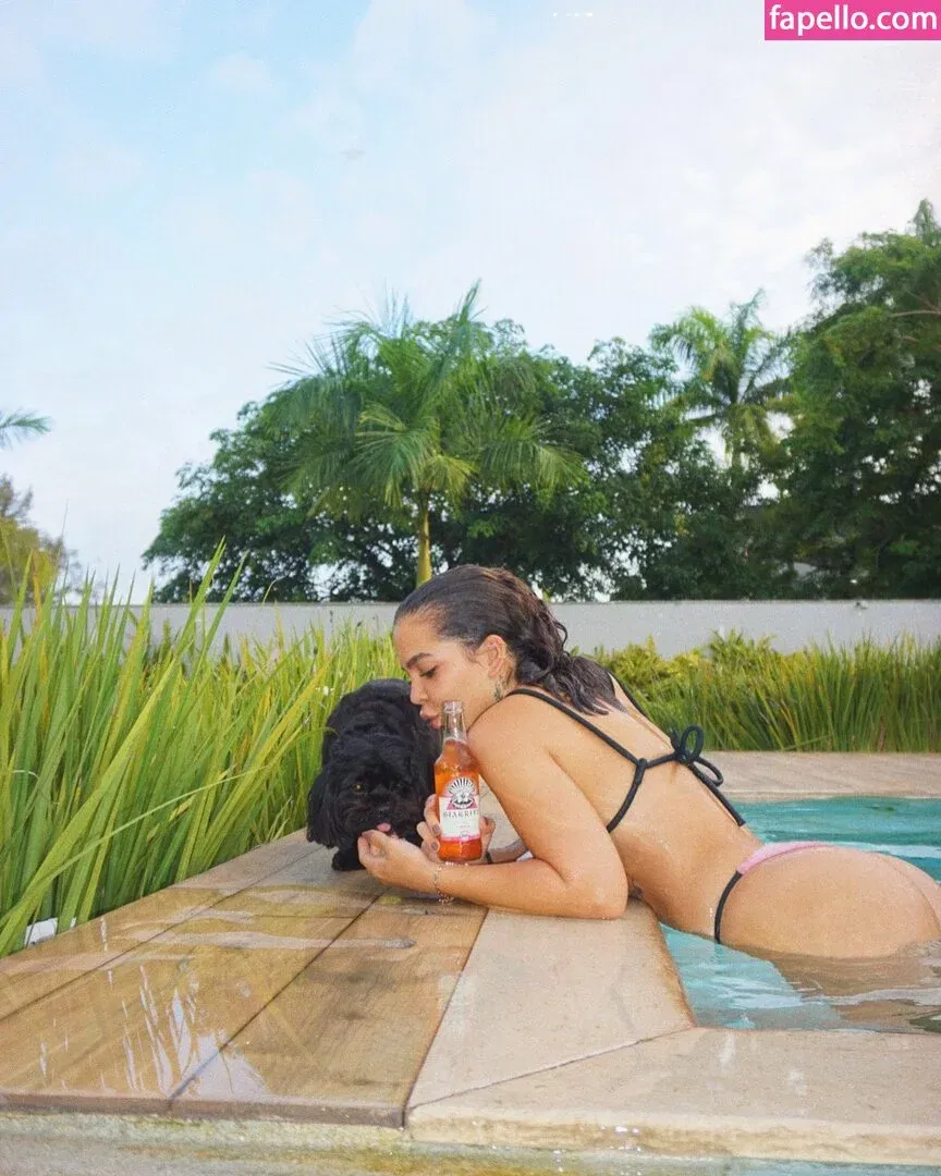 Dezoitou / Mel Maia / mel_maia / melissamelmaia Onlyfans Photo Gallery 