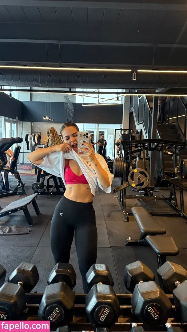 Dezoitou / Mel Maia / mel_maia / melissamelmaia Onlyfans Photo Gallery 