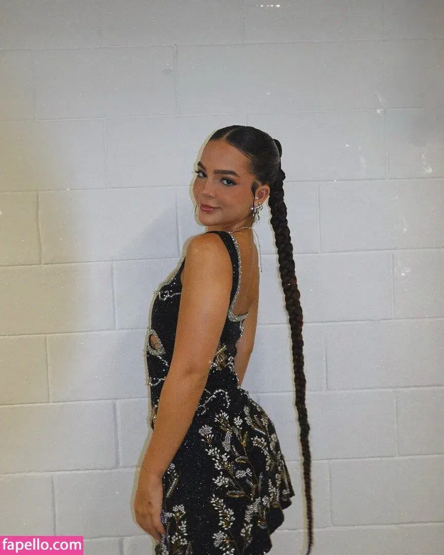 Dezoitou / Mel Maia / mel_maia / melissamelmaia Onlyfans Photo Gallery 