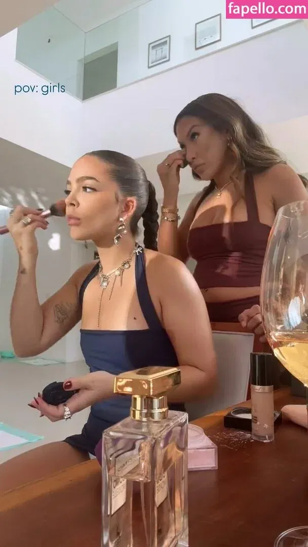 Dezoitou / Mel Maia / mel_maia / melissamelmaia Onlyfans Photo Gallery 