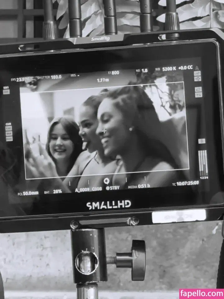 Dezoitou / Mel Maia / mel_maia / melissamelmaia Onlyfans Photo Gallery 