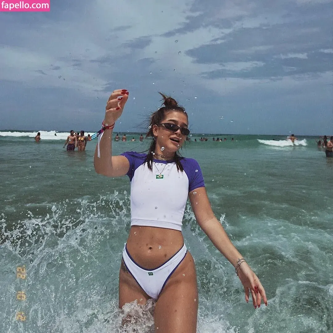 Dezoitou / Mel Maia / mel_maia / melissamelmaia Onlyfans Photo Gallery 