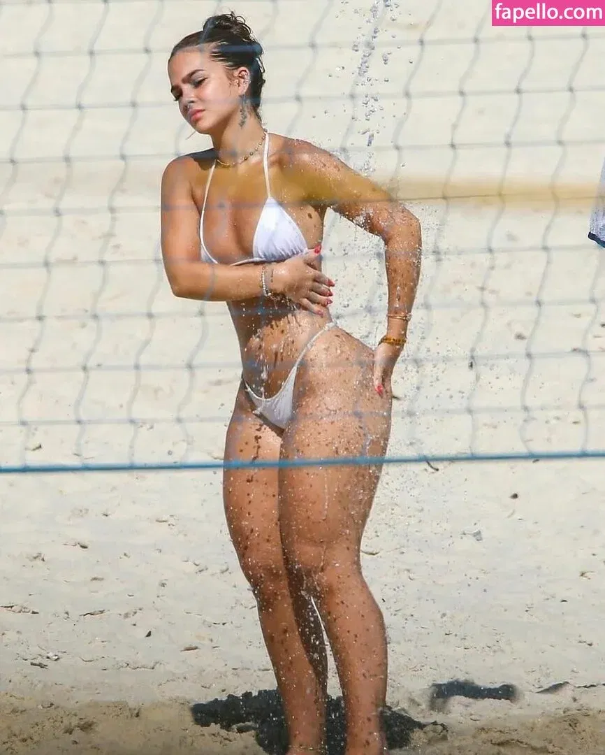 Dezoitou / Mel Maia / mel_maia / melissamelmaia Onlyfans Photo Gallery 