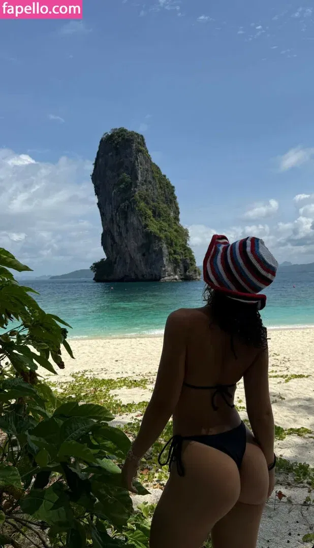 Dezoitou / Mel Maia / mel_maia / melissamelmaia Onlyfans Photo Gallery 